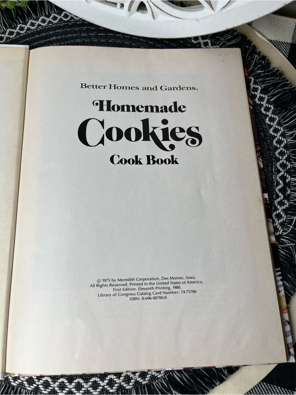 Better Homes and Gardens Homemade Cookies Cook Book - White & Red Cover